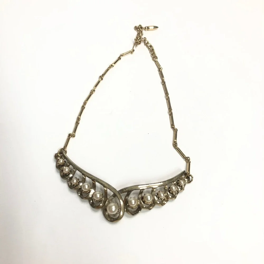 Vintage Coro Gold Tone Faux Pearl Bib Choker Necklace Mid Century Modern V Shape